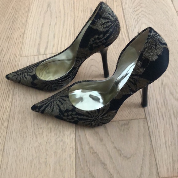 Guess by Marciano - Picture 2 of 3